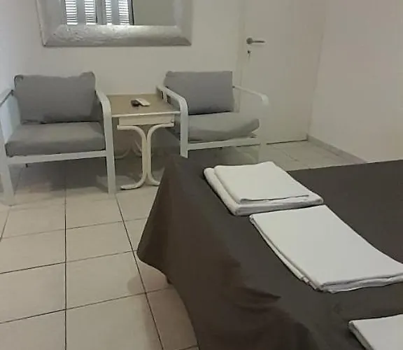 Iliada Guest house *