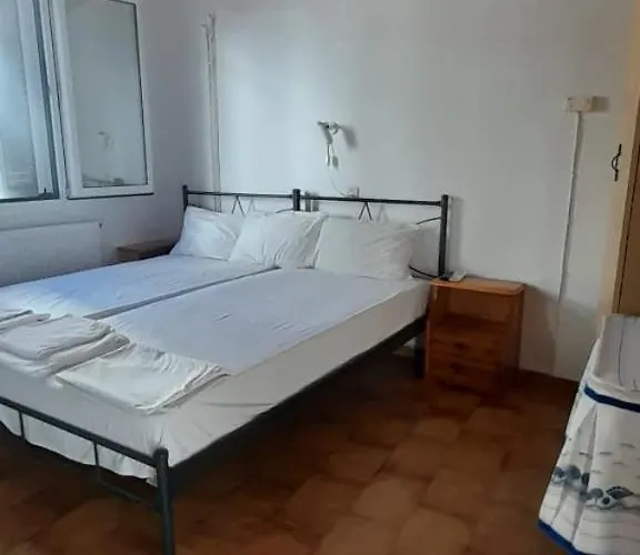 Iliada Skiathos Town